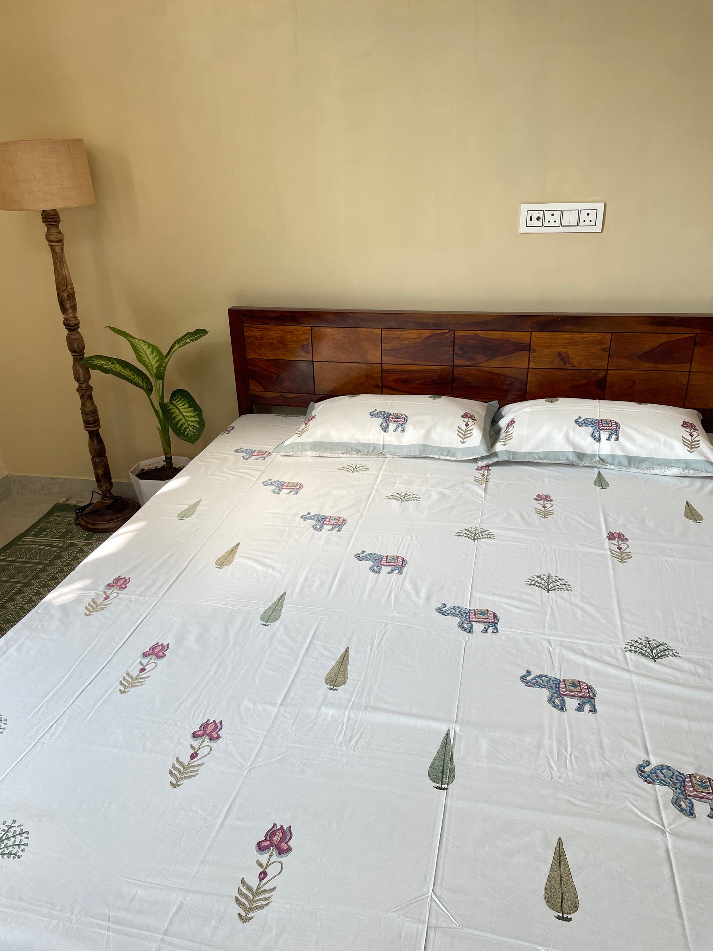 Elephant Garden HandBlock King Size Bedsheet with 2 Pillow Covers (108”*108”)