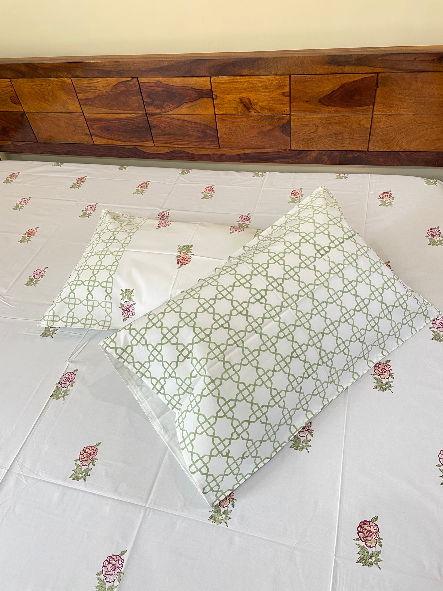 Rose HandBlock King Size Bedsheet with 2 Pillow Covers (108”*108”)