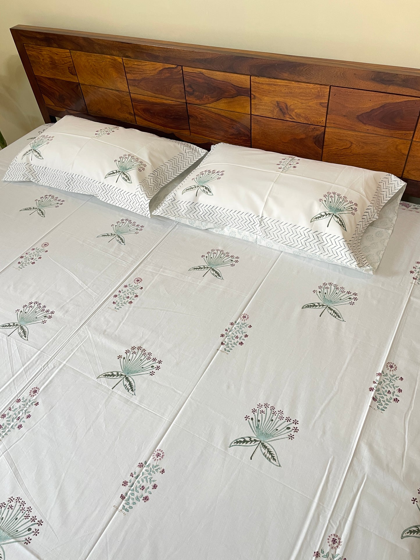 Lily HandBlock King Size Bedsheet with 2 Pillow Covers(108”*108”)