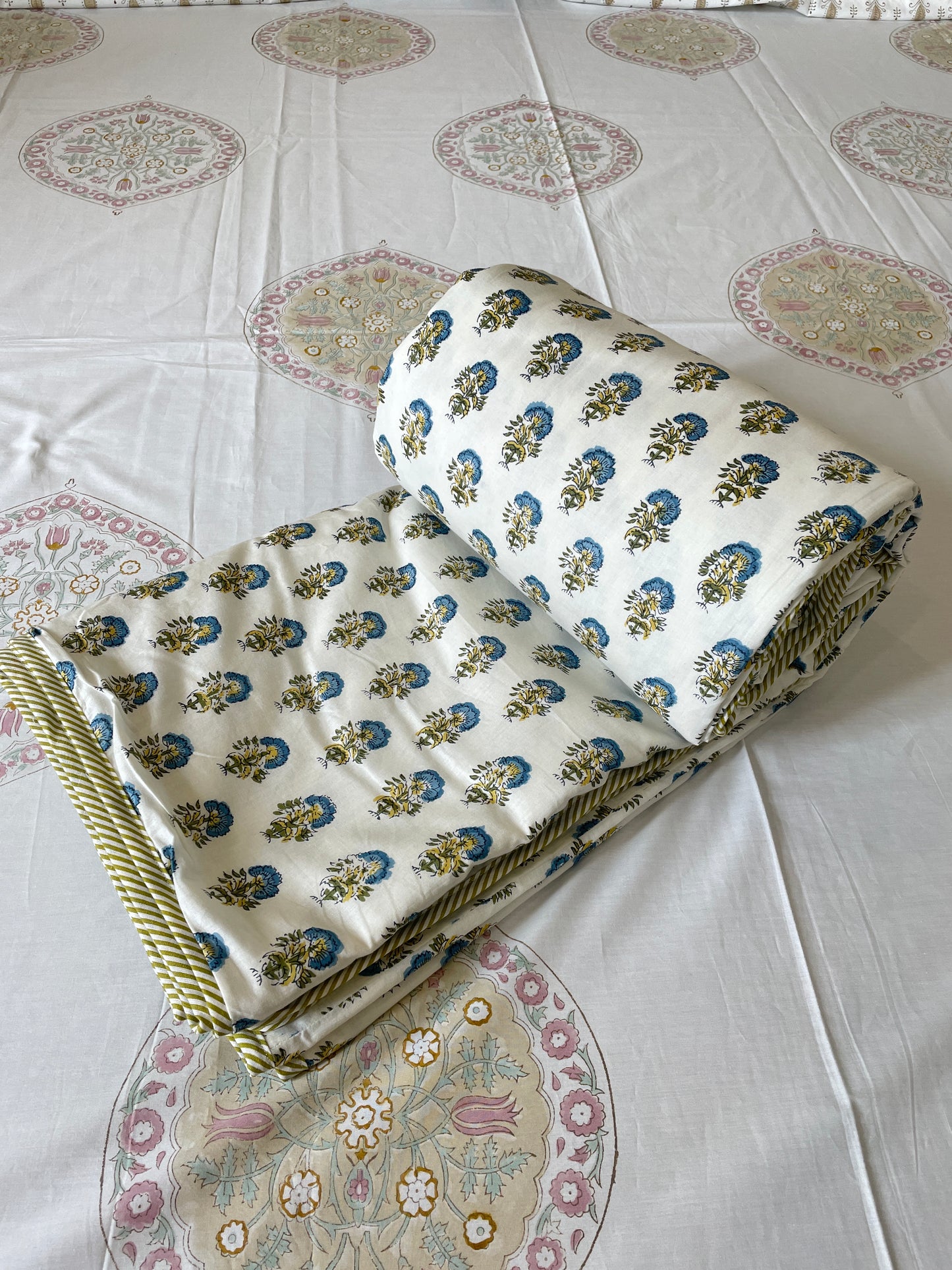 Booti Soft Mulmul Cotton Screen Printed Double Bed Dohars