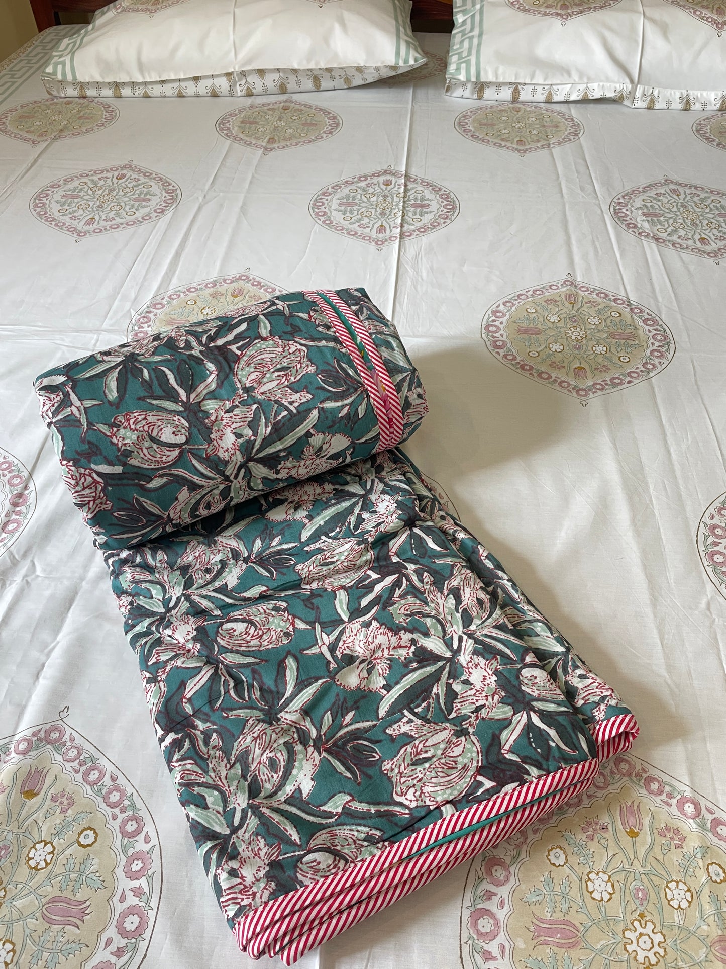 Jungle Floral Soft Mulmul Cotton Screen Printed Double Bed Dohars