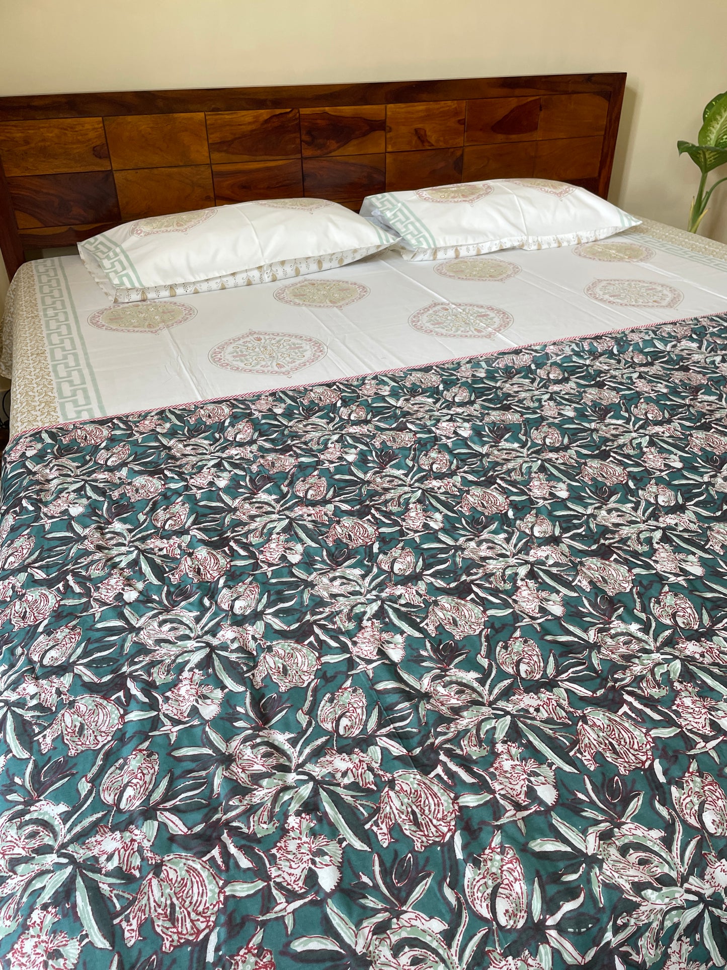 Jungle Floral Soft Mulmul Cotton Screen Printed Double Bed Dohars