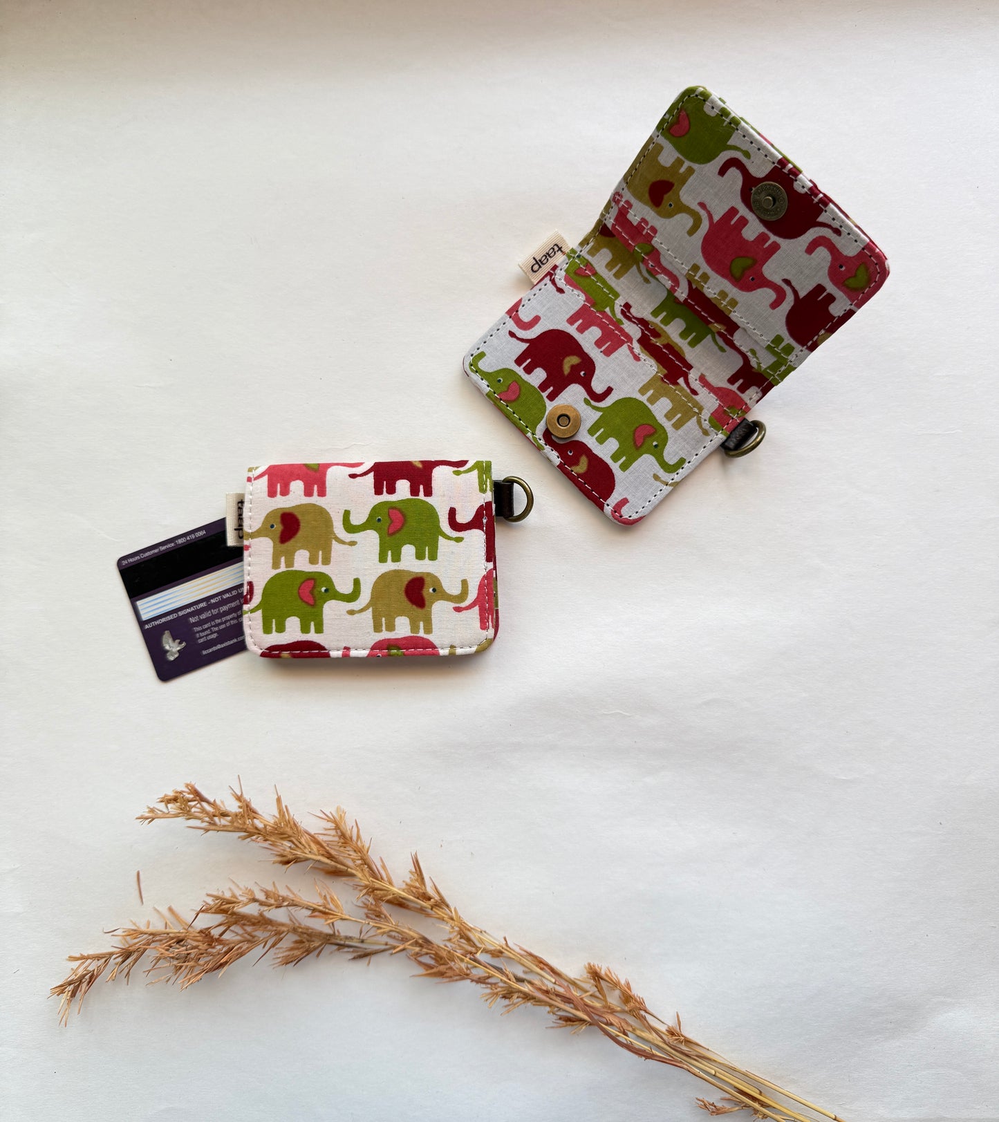 Colourful Herd Card Wallet – Compact Security with a Touch of Tradition