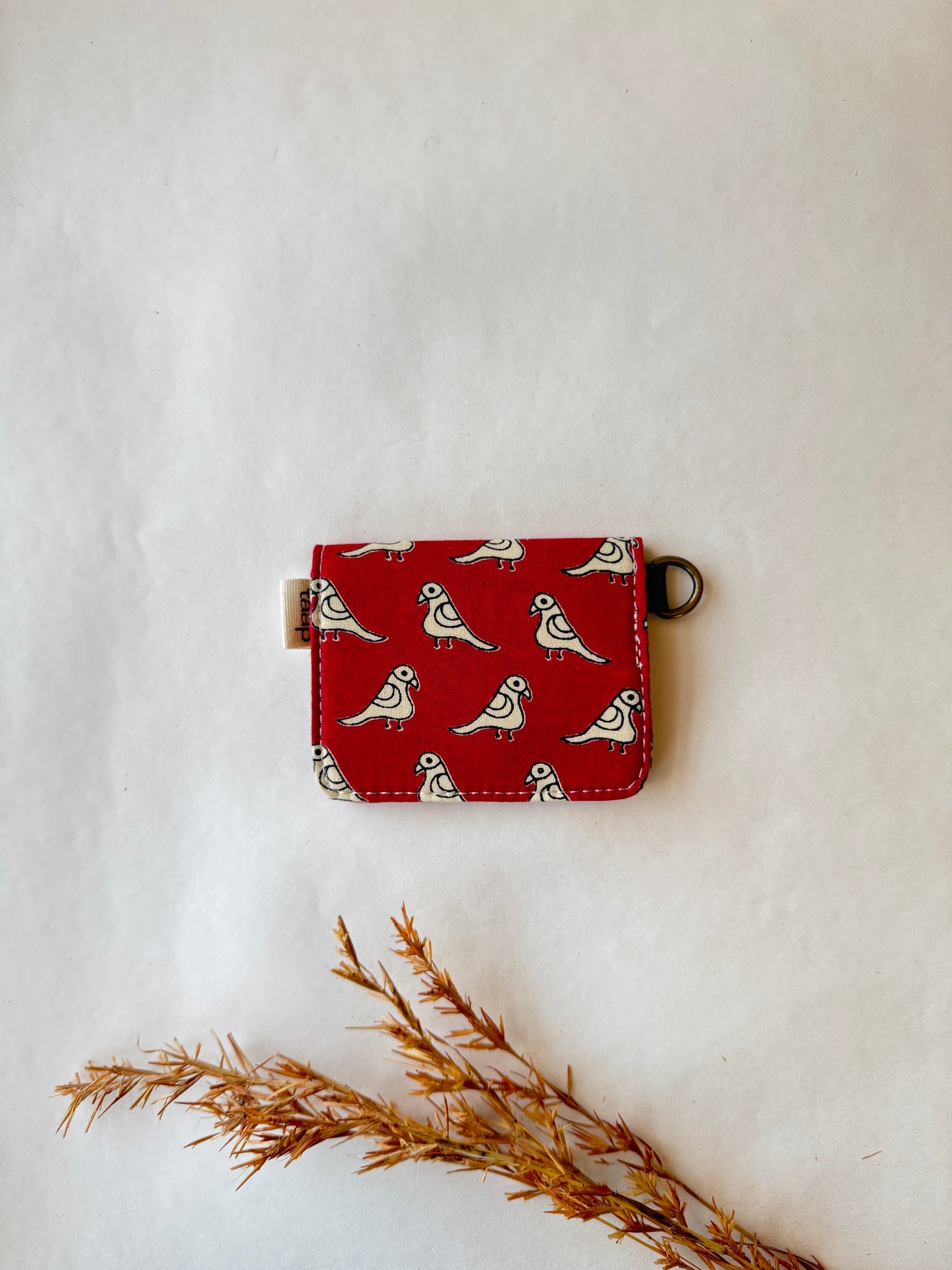 Red Perch Card Wallet – Compact Security with a Touch of Tradition