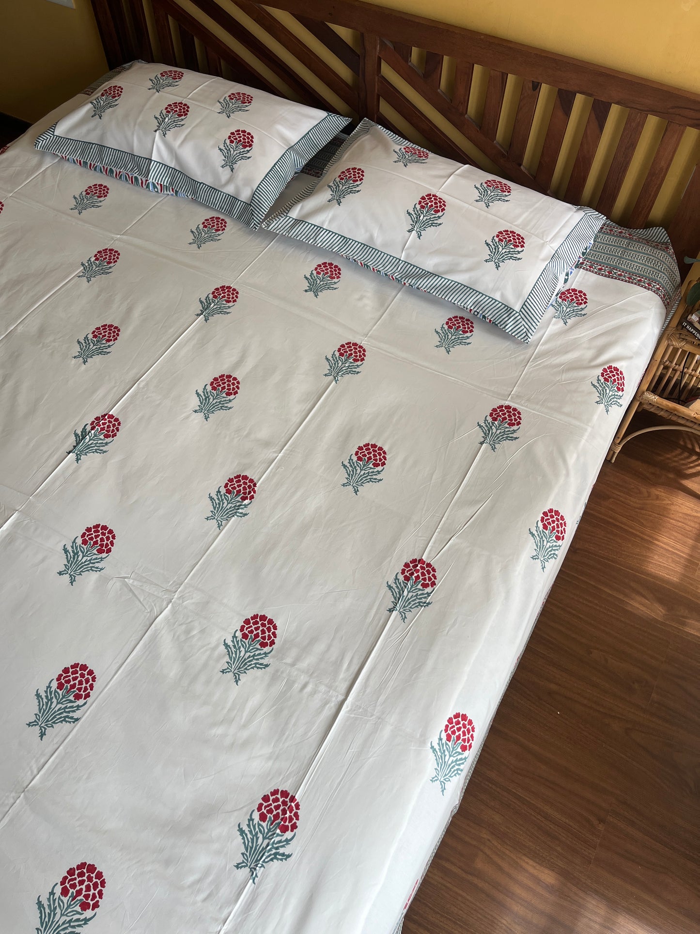 Rosette HandBlock King Size Bedsheet with 2 Pillow Covers (108”*108”)