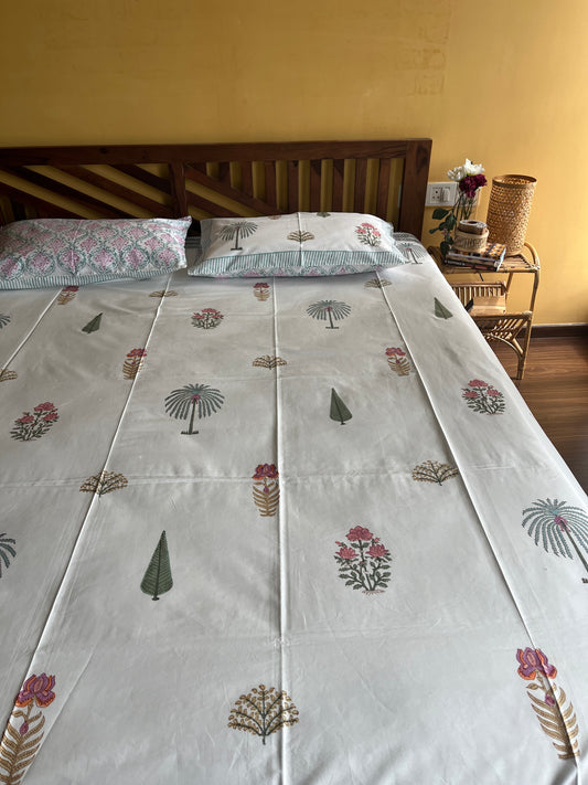 Verdant Blooms HandBlock King Size Bedsheet Set with 2 Pillow Covers (108”*108”)