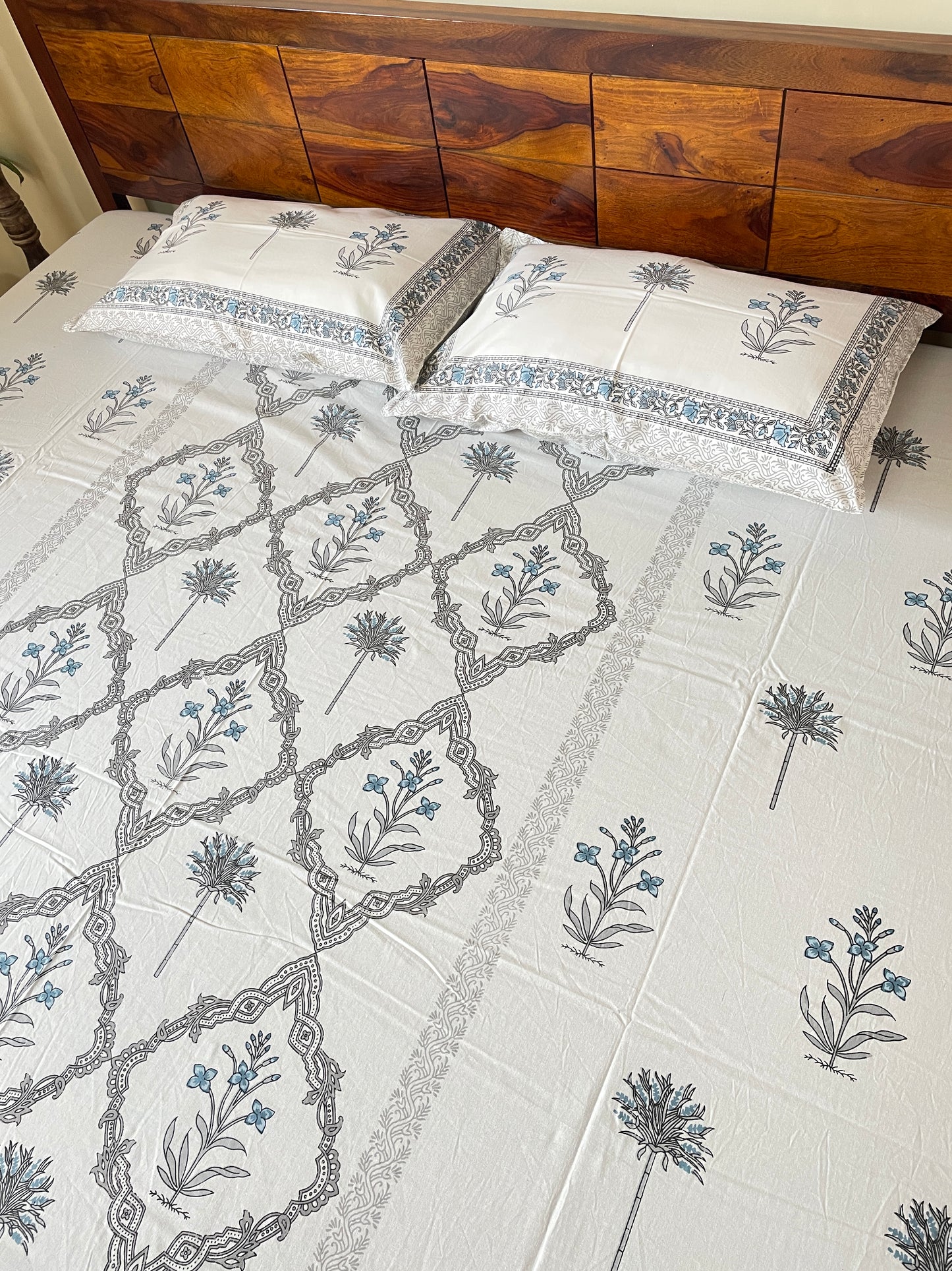 Sanganer Bloom Cotton Queen Size Bedsheet with 2 Pillow Covers (90”*108”)