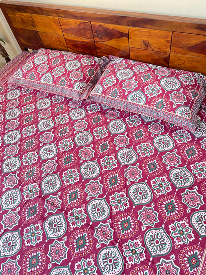 Magenta Traditional Cotton Queen Size Bedsheet with 2 Pillow Covers (90”*108”)