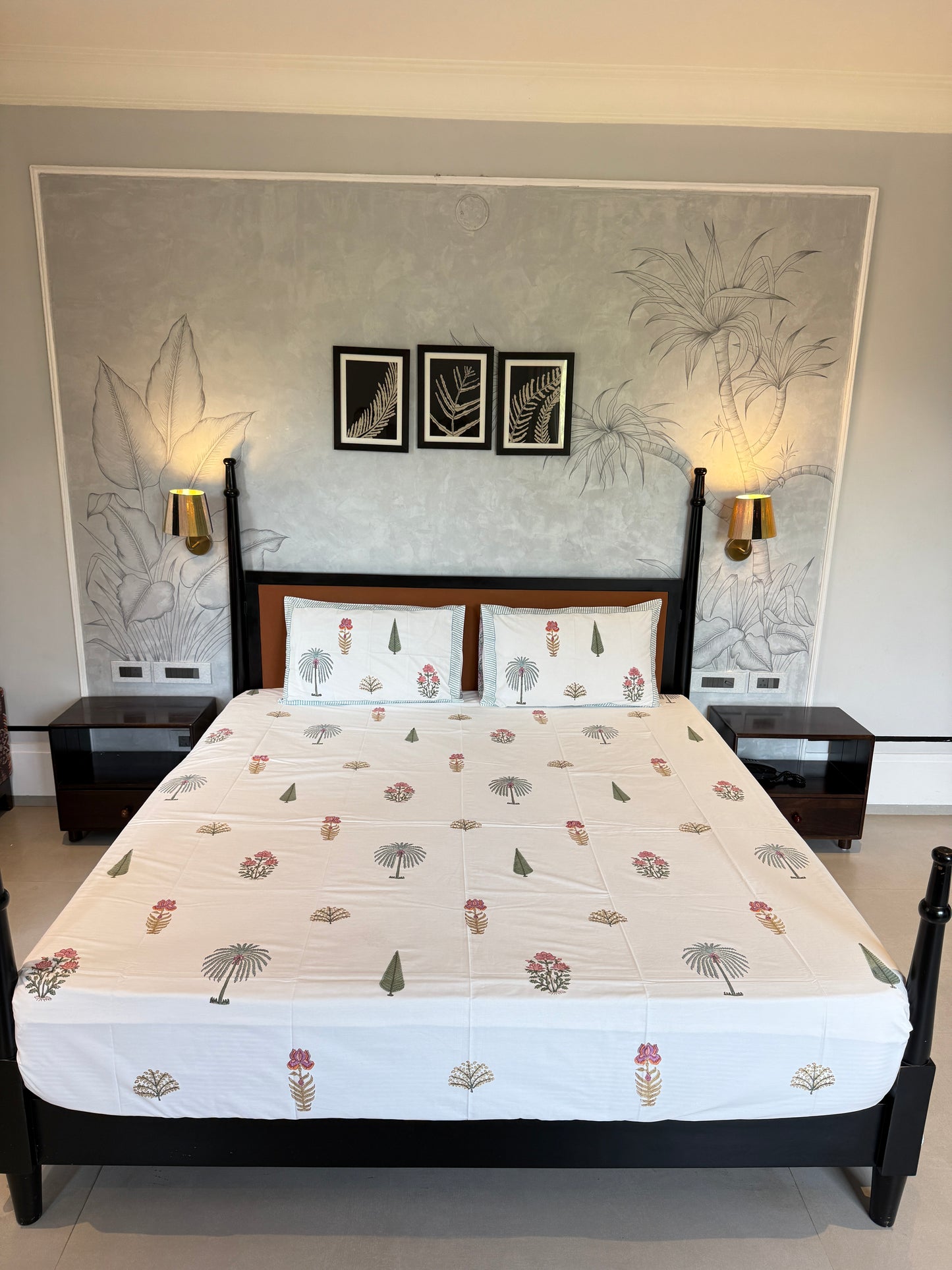 Verdant Blooms HandBlock King Size Bedsheet Set with 2 Pillow Covers (108”*108”)