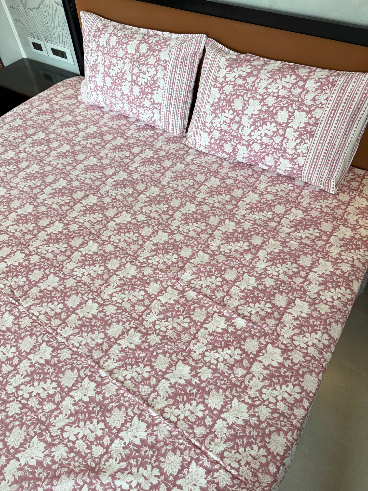 Lavender Breeze HandBlock King Size Bedsheet Set with 2 Pillow Covers (108”*108”)
