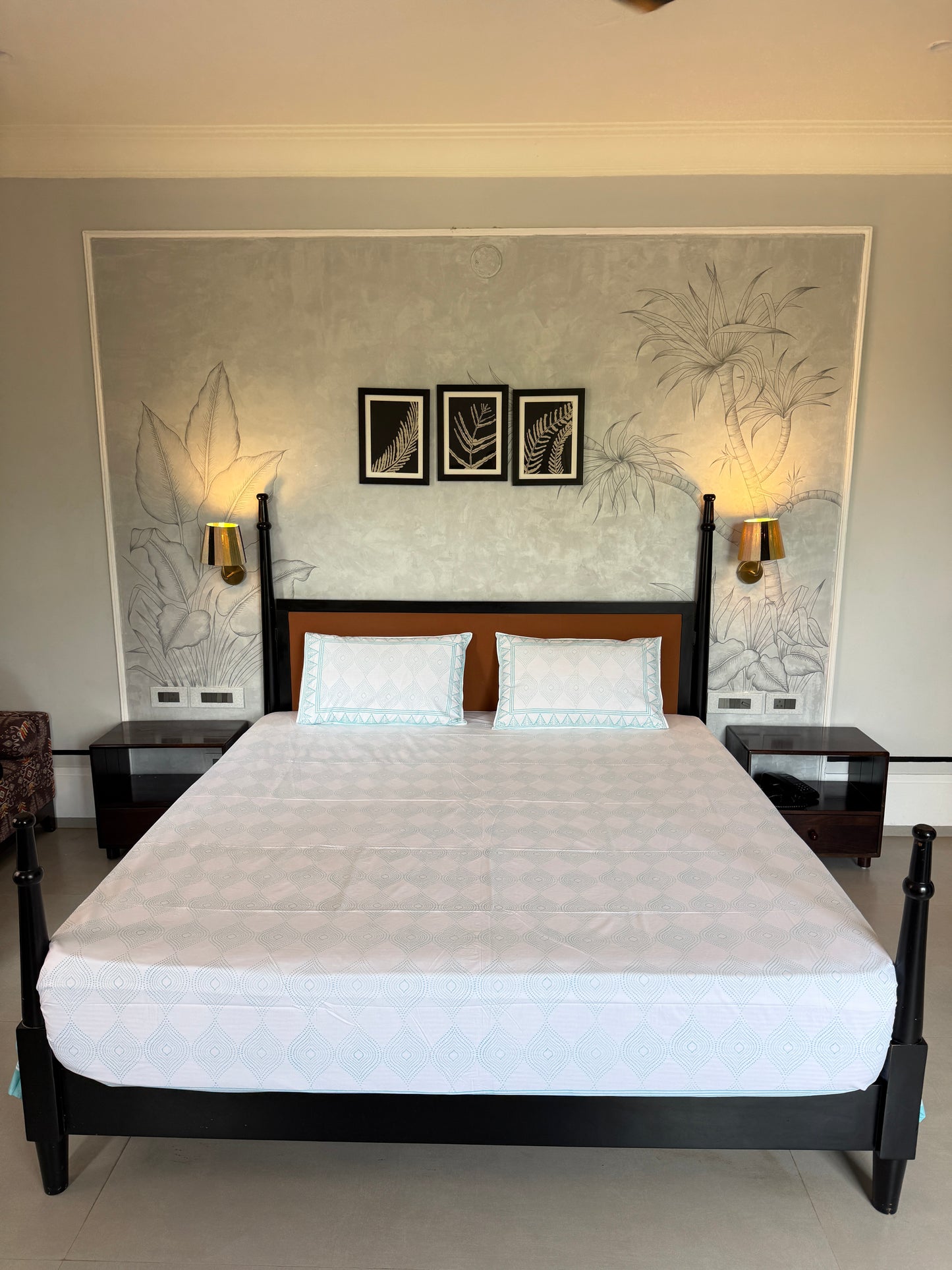 Aqua Whisper HandBlock King Size Bedsheet with 2 Pillow Covers (108”*108”)