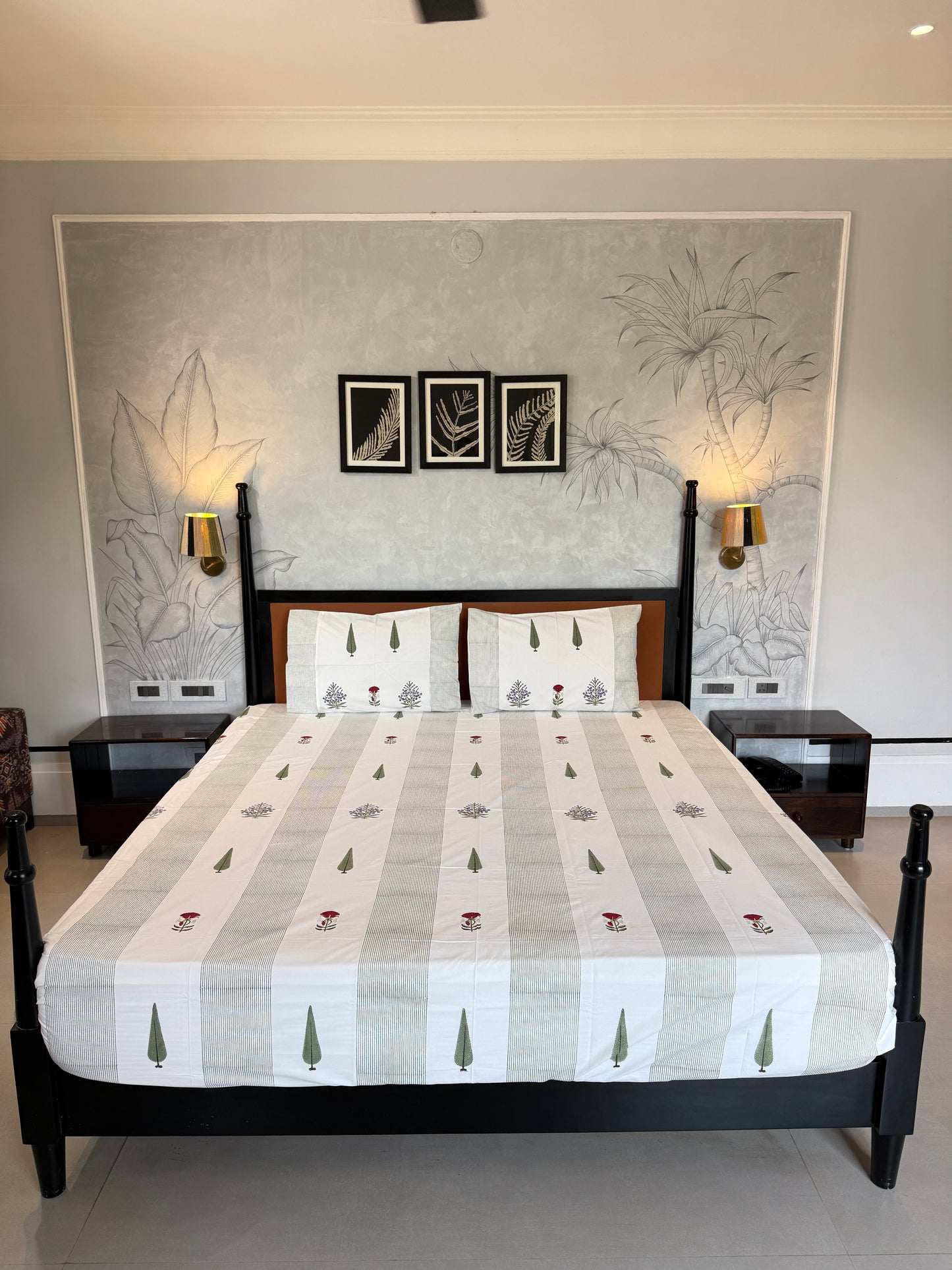 Rose & Cypress HandBlock Queen Size Bedsheet Set with 2 Pillow Covers (90”*108”)
