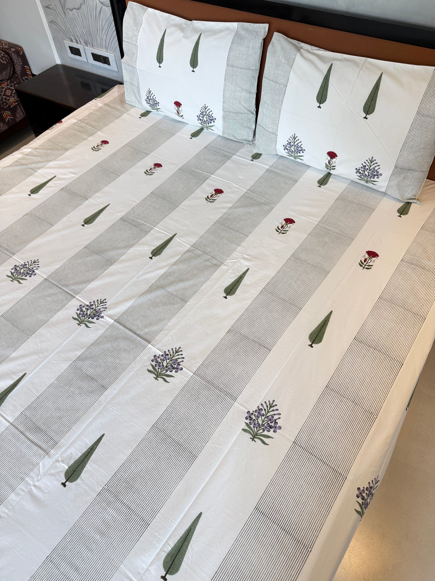 Rose & Cypress HandBlock Queen Size Bedsheet Set with 2 Pillow Covers (90”*108”)
