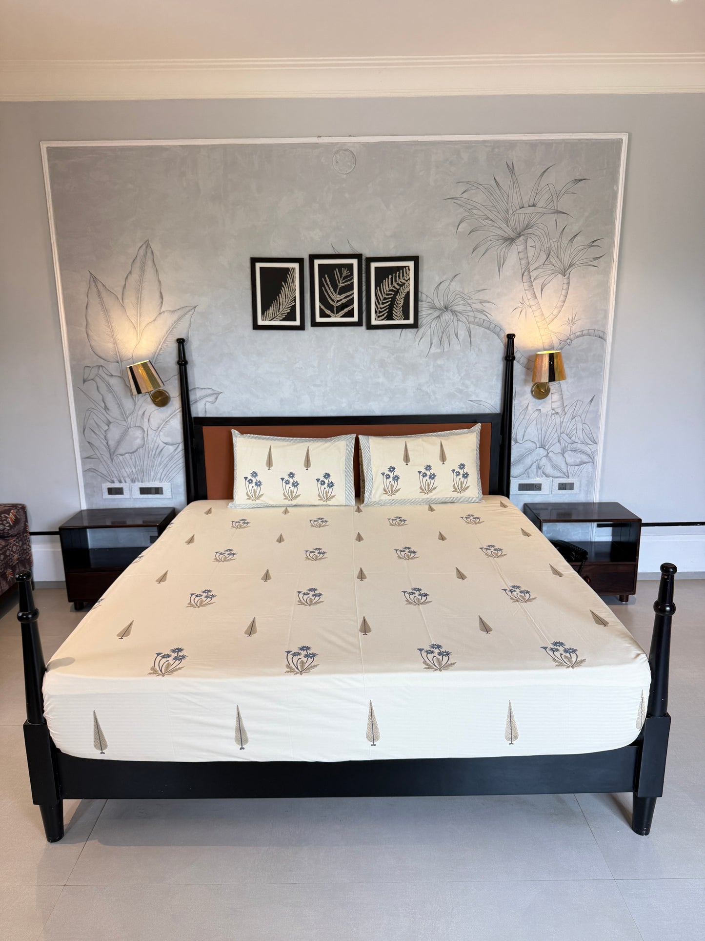 Blue Meadow HandBlock King Size Bedsheet with 2 Pillow Covers (108”*108”)