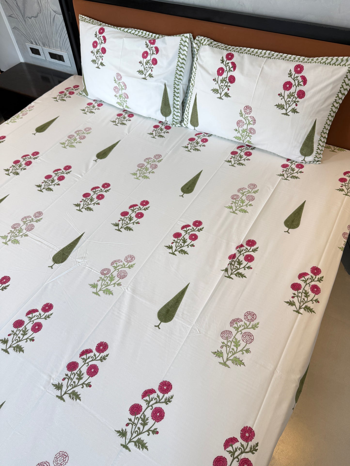 Shaded HandBlock Queen Size Bedsheet Set with 2 Pillow Covers (90”*108”)