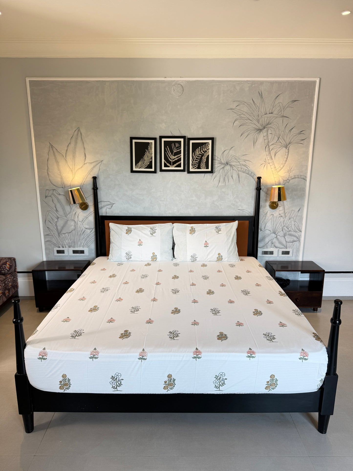 Botanical Bloom HandBlock King Size Bedsheet with 2 Pillow Covers (108”*108”)