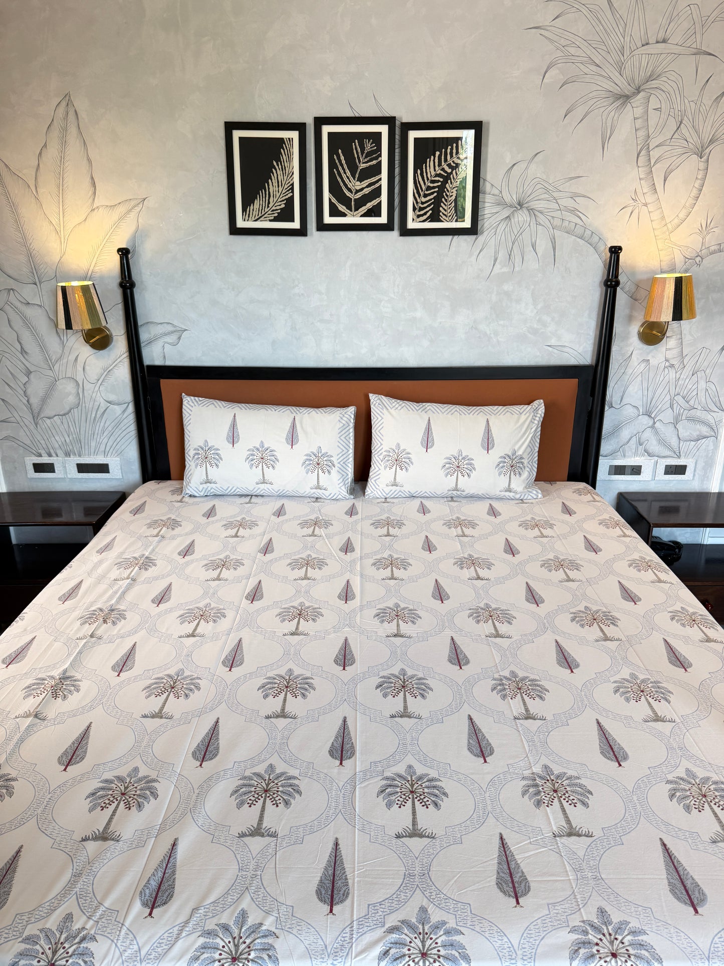 Blue Fleur HandBlock King Size Bedsheet with 2 Pillow Covers (108”*108”)