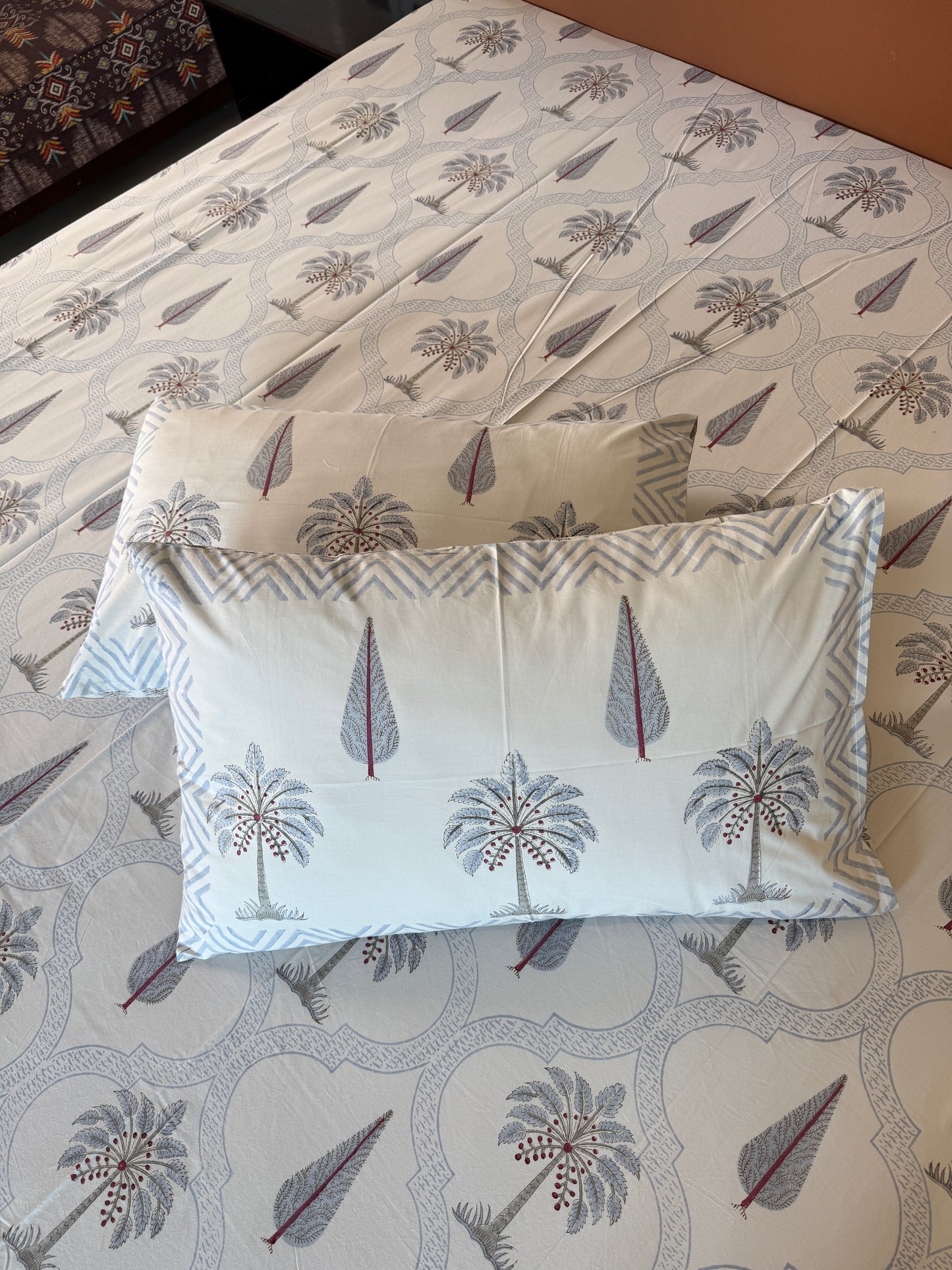 Blue Fleur HandBlock King Size Bedsheet with 2 Pillow Covers (108”*108”)