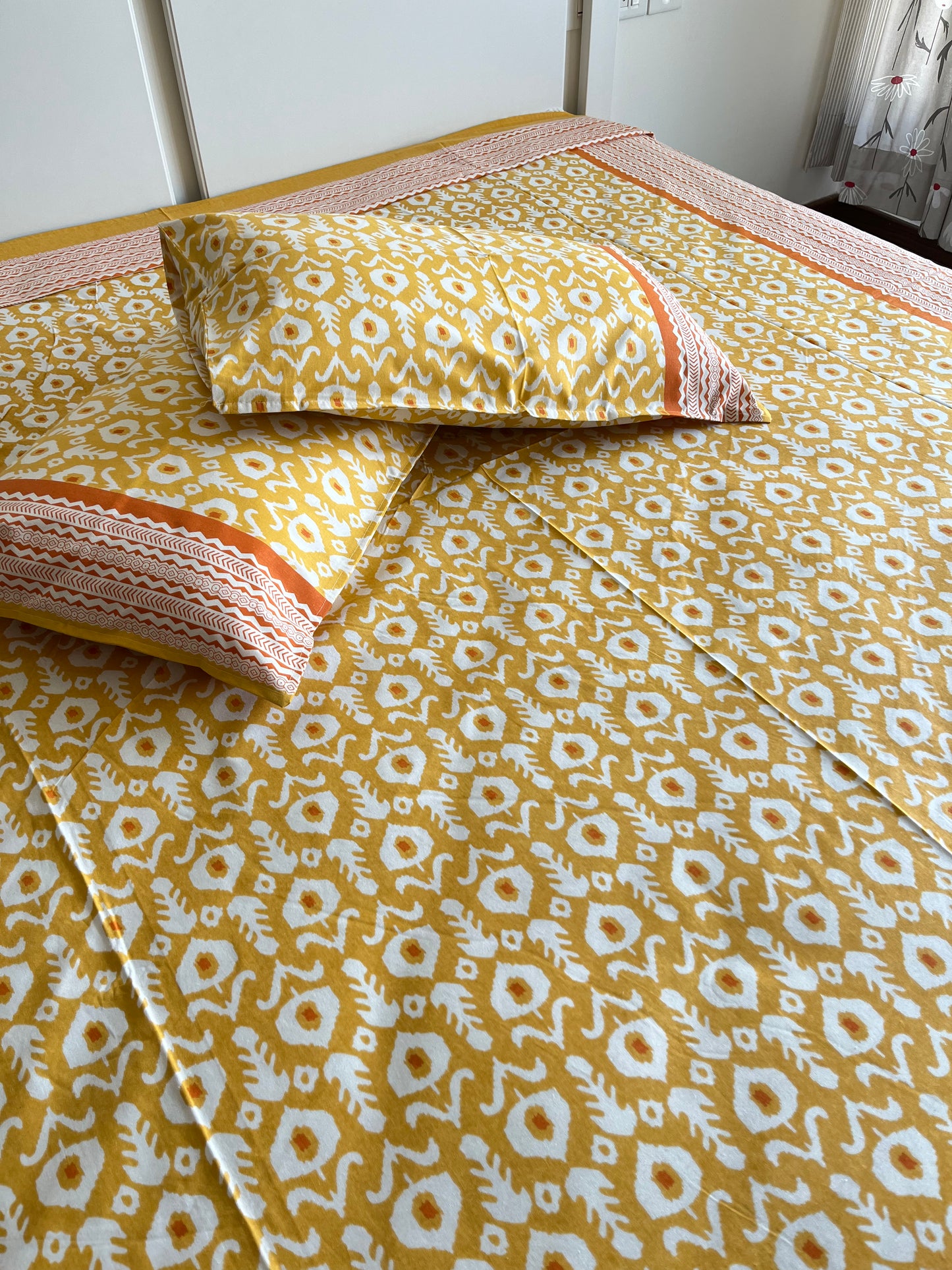 Spring Cotton Queen Size Bedsheet with 2 Pillow Covers (90”*108”)