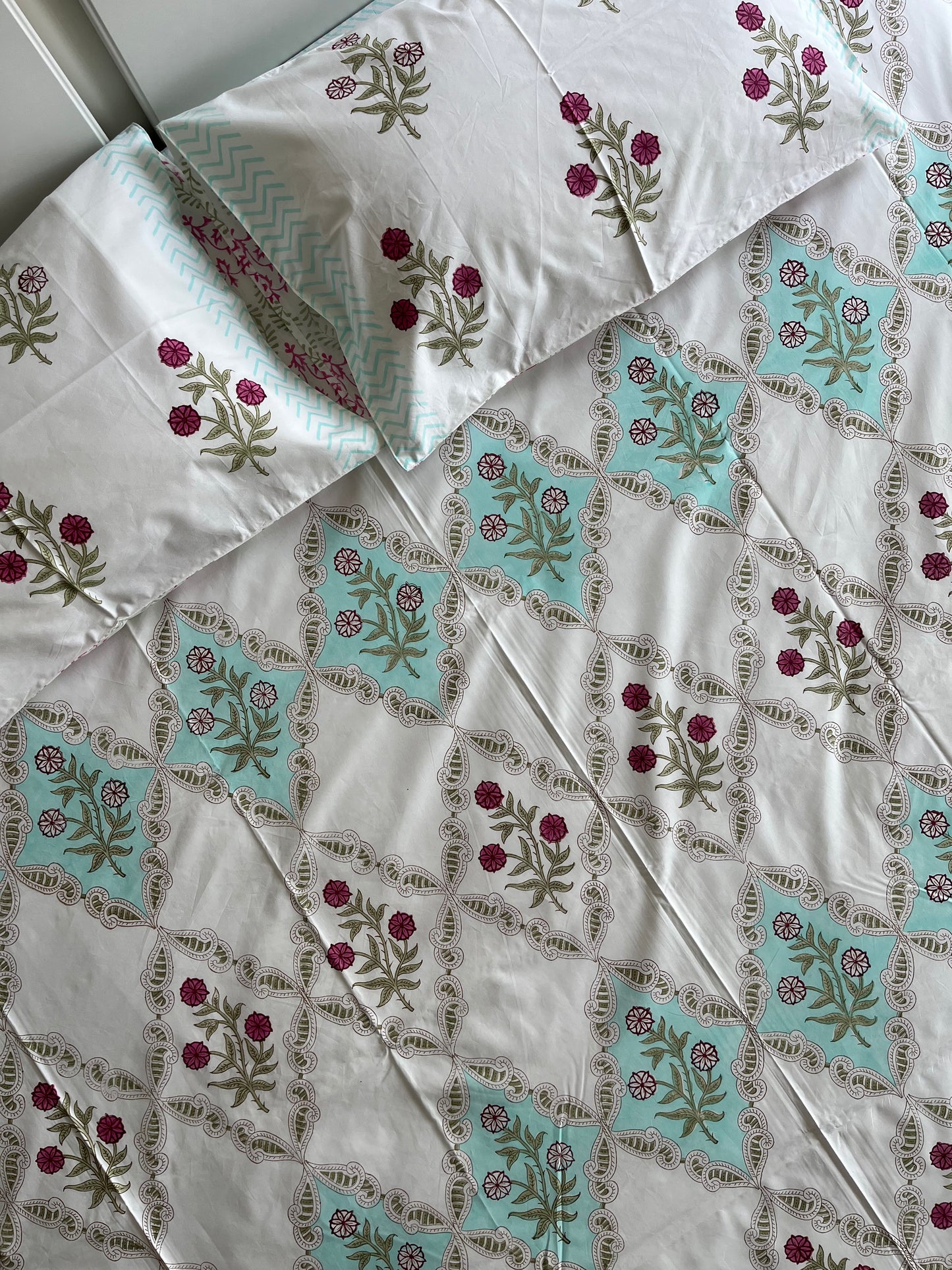 Enchanted Florals HandBlock King Size Bedsheet Set with 2 Pillow Covers (108”*108”)