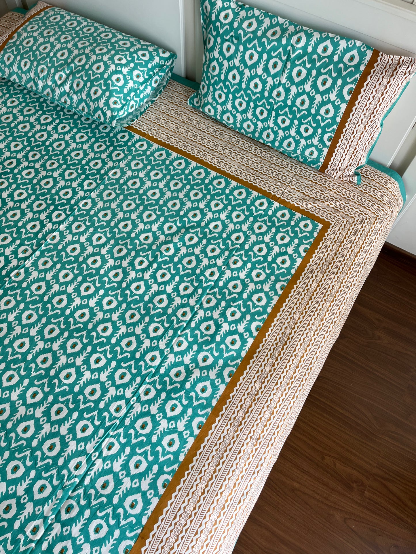 Geometric Sea Green Cotton Queen Size Bedsheet with 2 Pillow Covers (90”*108”)