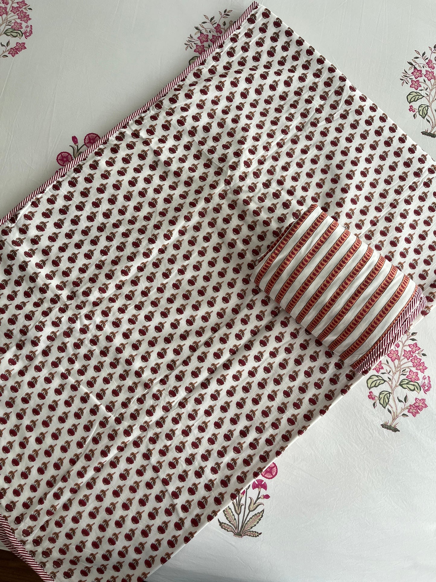 Tiny Flowers Screen Print Single Bed Dohar (60”*90”)