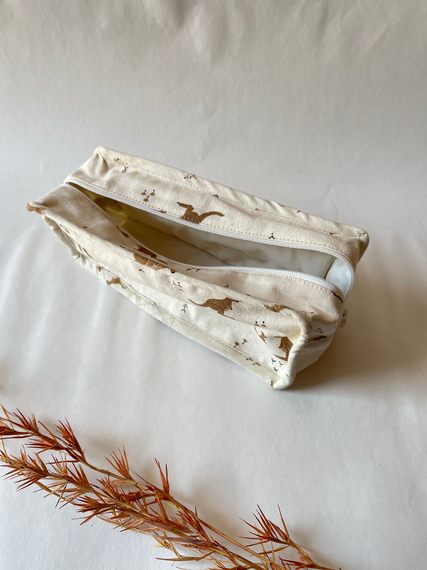 Kangaroo Cotton Canvas Box Pouch – Compact Storage with a Sharp Edge