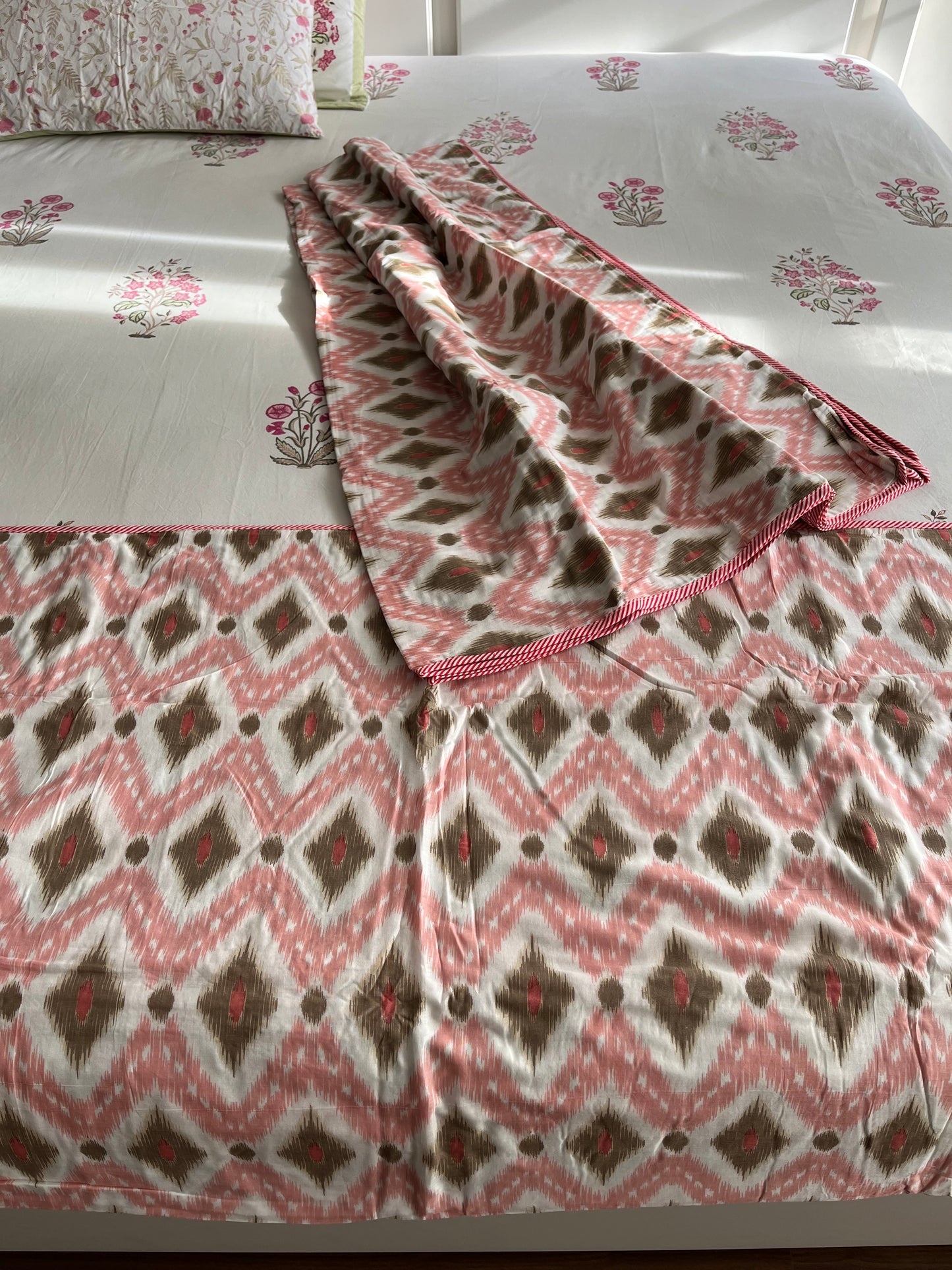 Multicolour Diamond Screen Print Single Bed Dohar