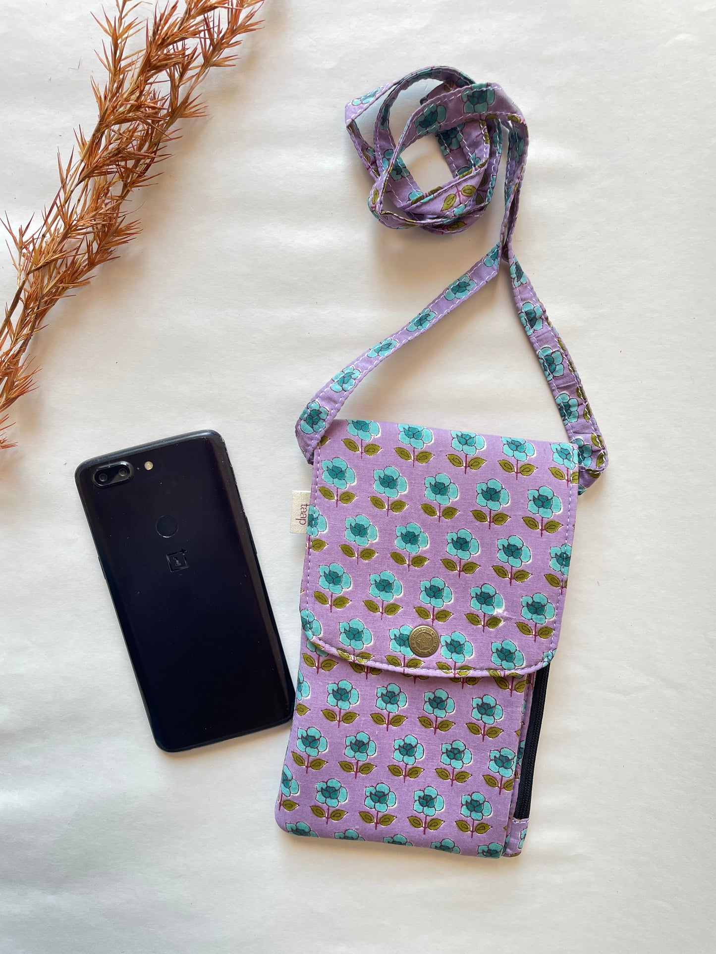 Lavender Garden Mobile Sling – The Everyday Essential