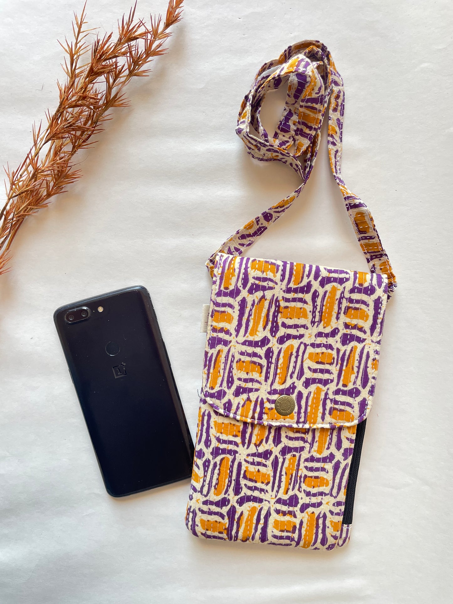Mustard Maze Mobile Sling – The Everyday Essential