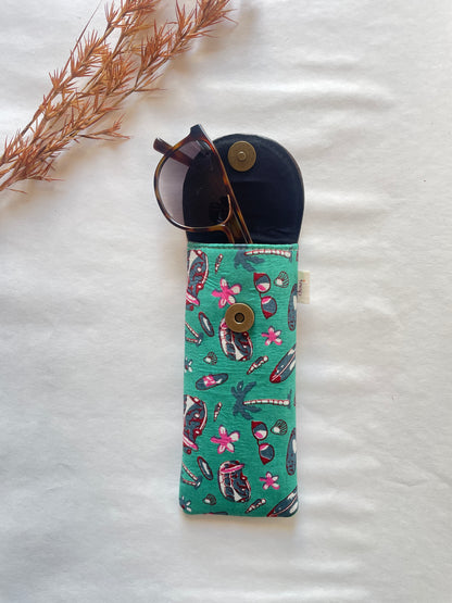 Beachy Sunglass Cover – Gentle Guard for Your Shades
