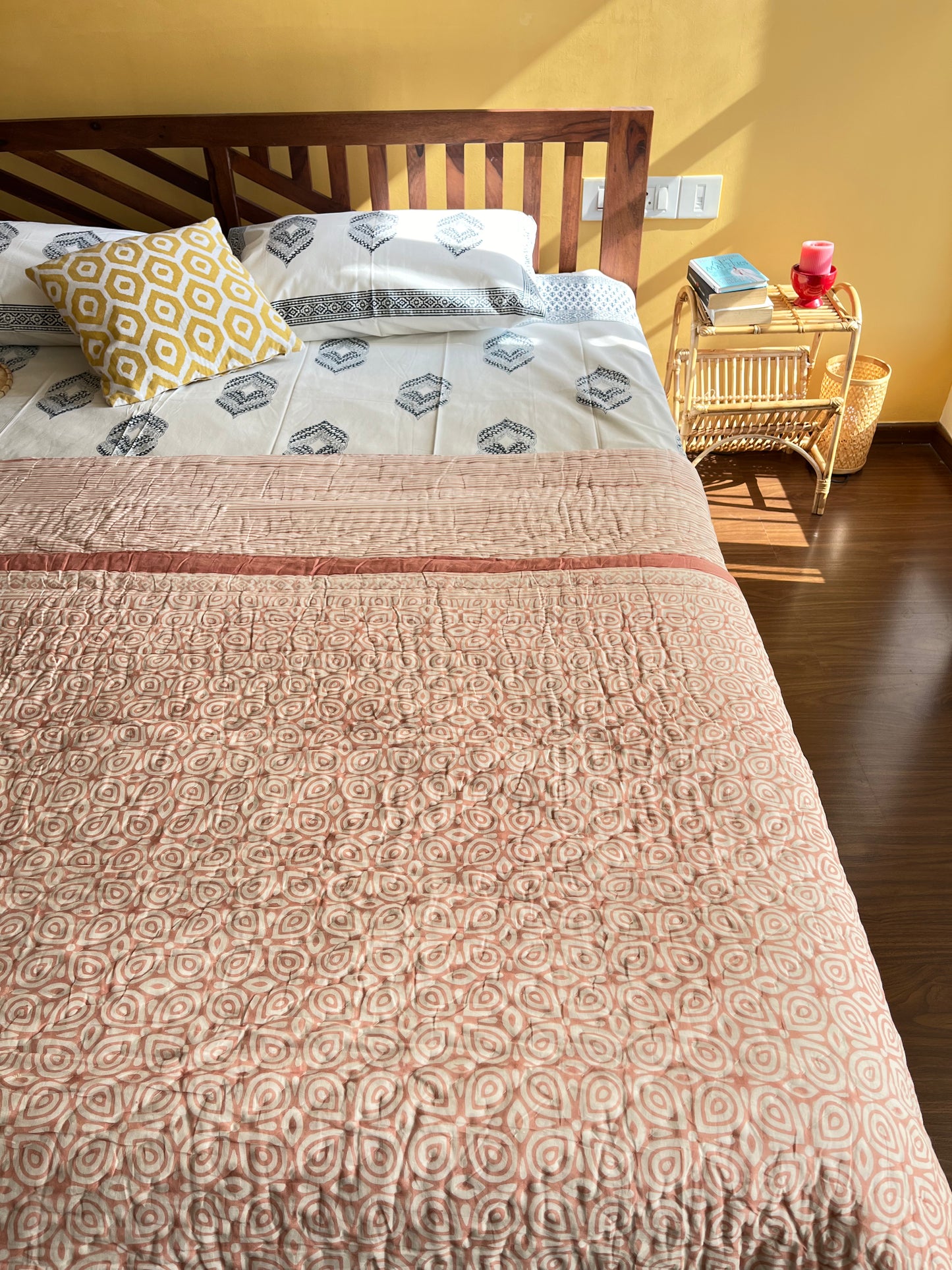 Peach Paisely Handblock Jaipuri Double Bed Quilt (90”*108”)