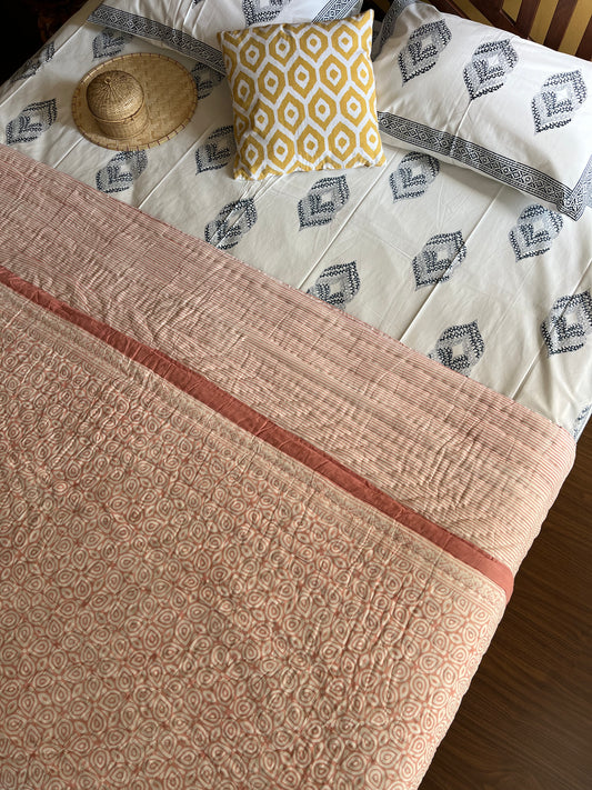Peach Paisely Handblock Jaipuri Double Bed Quilt (90”*108”)