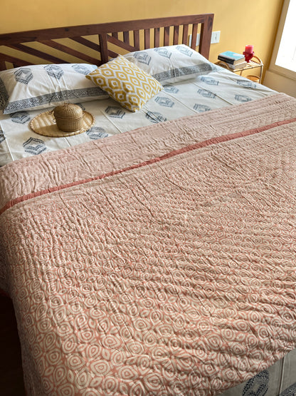 Peach Paisely Handblock Jaipuri Double Bed Quilt (90”*108”)