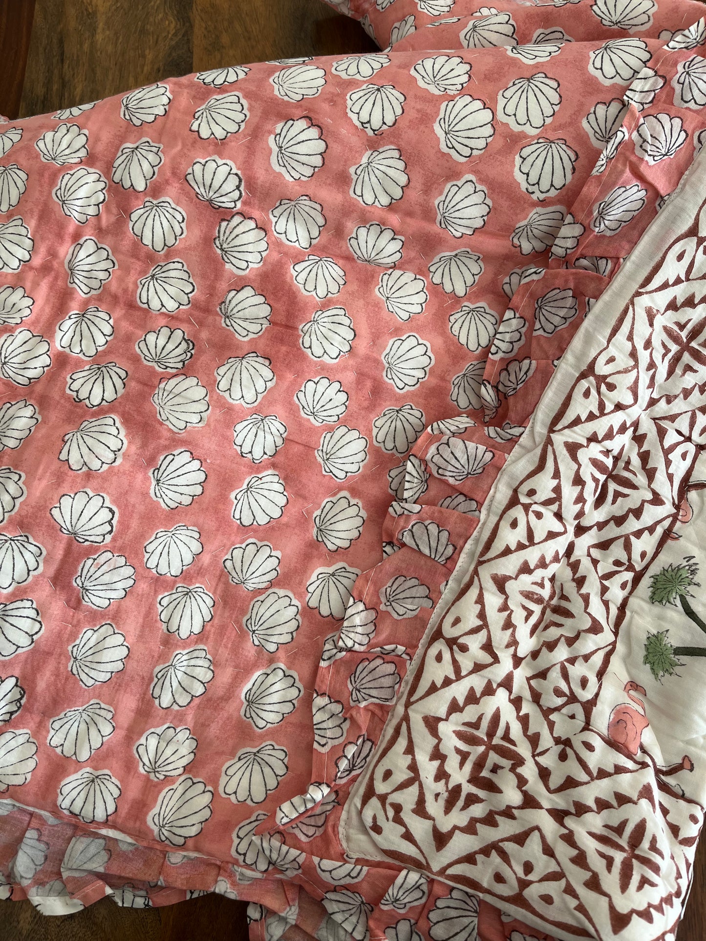 Majestic Swans Handblock Comfortable Quilt (40”*40”)