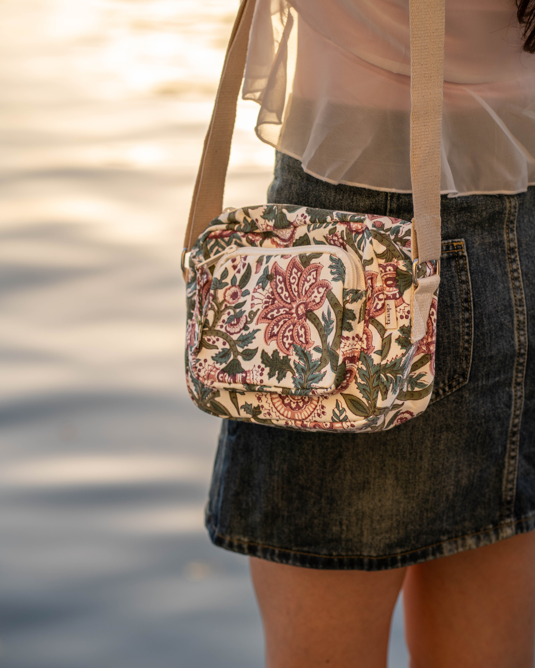 Multicolour White Cotton Canvas Multi-pocket Crossbody Sling – Travel Light, Stay Stylish