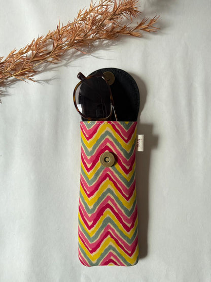 Sunset Chevron Sunglass Cover – Gentle Guard for Your Shades