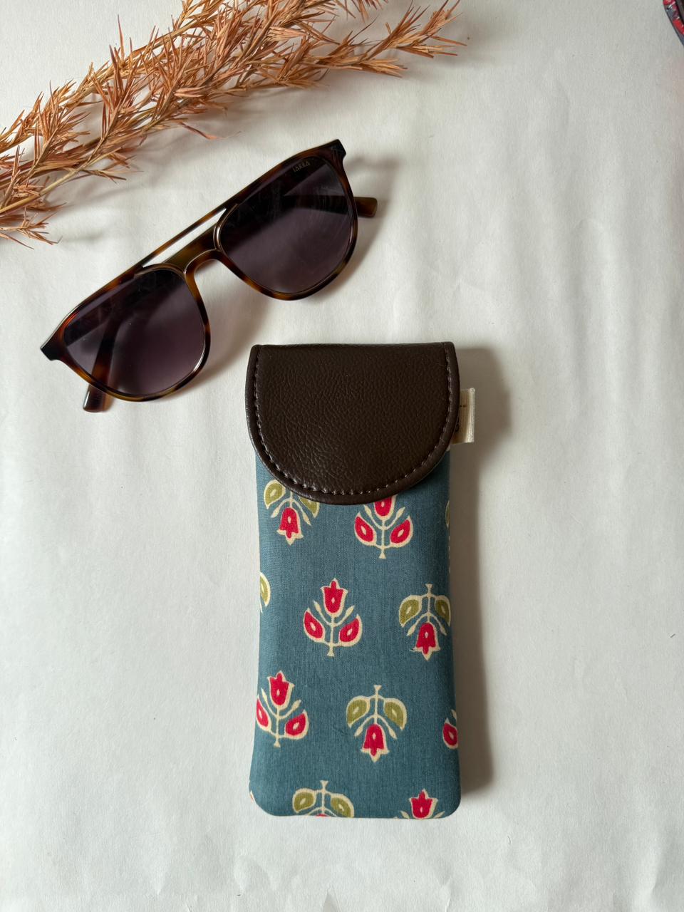 Muted Bloom Sunglass Cover – Gentle Guard for Your Shades