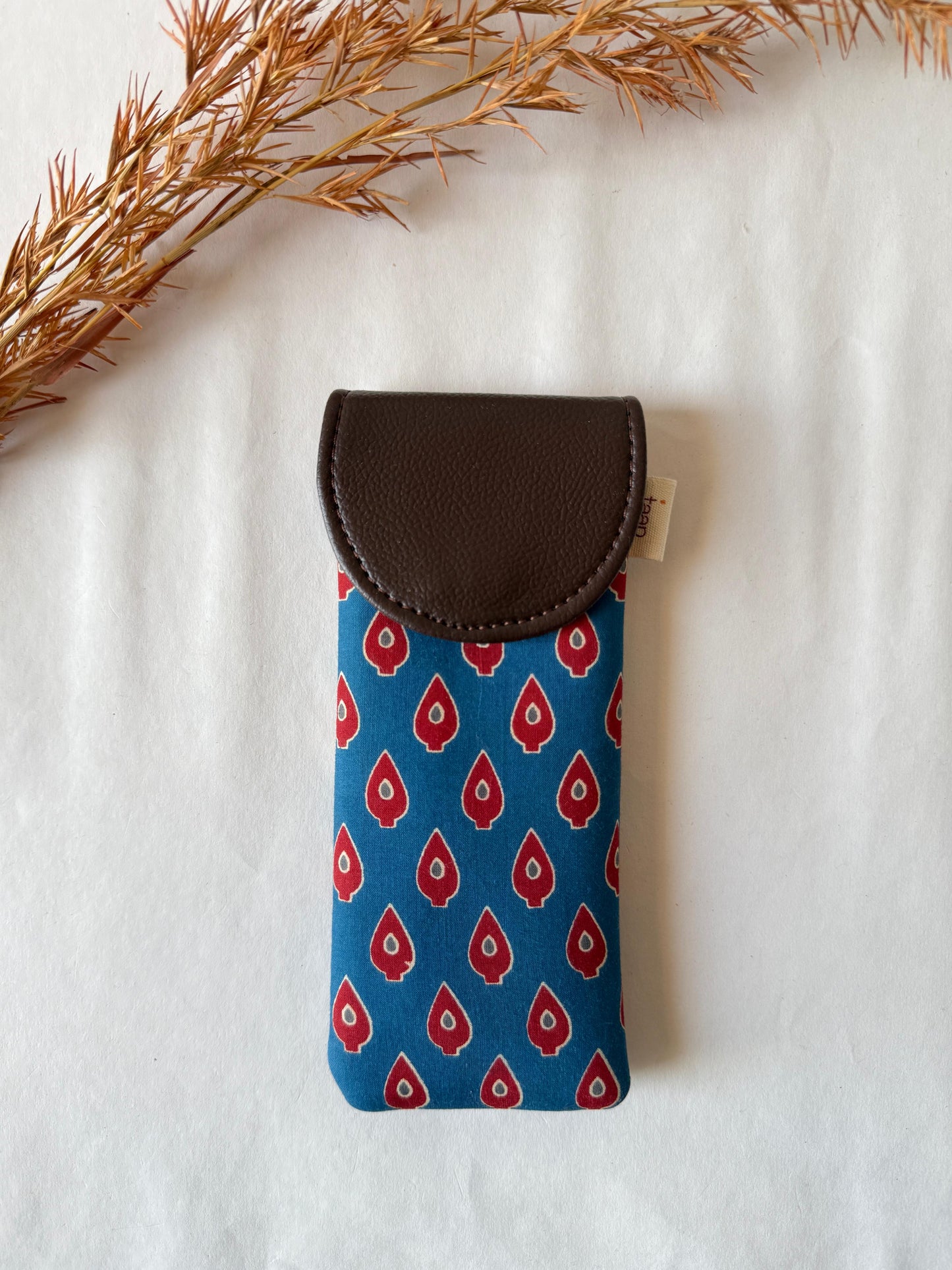 Blue Peacock Teardrop Sunglass Cover – Gentle Guard for Your Shades