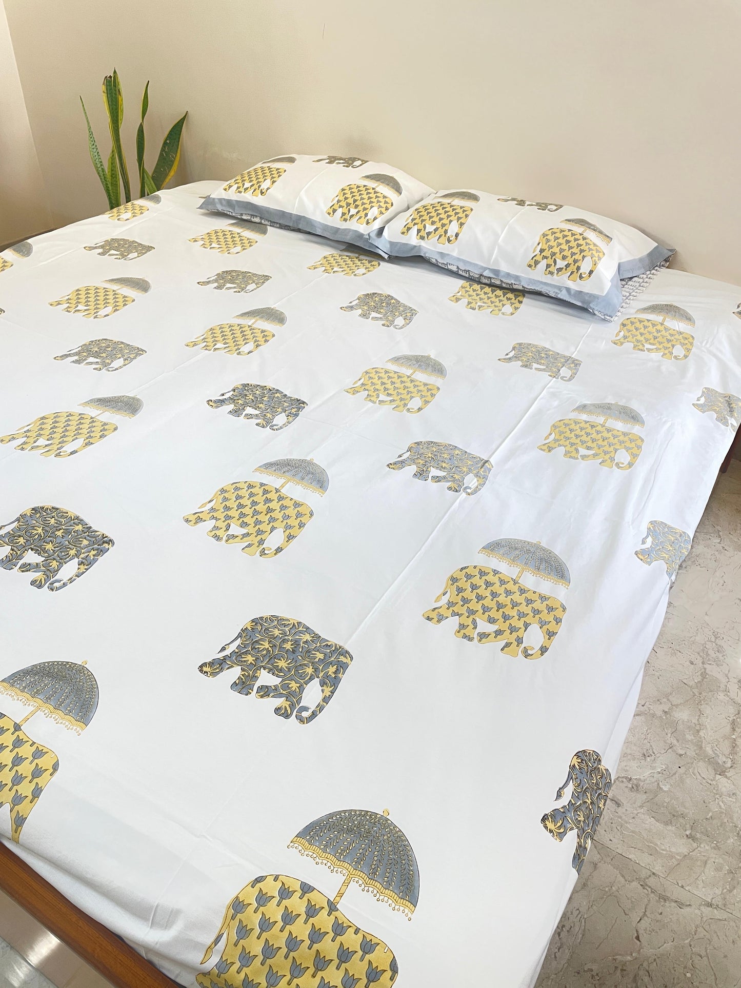 Elephant Royale HandBlock King Size Bedsheet Set with 2 Pillow Covers (108”*108”)