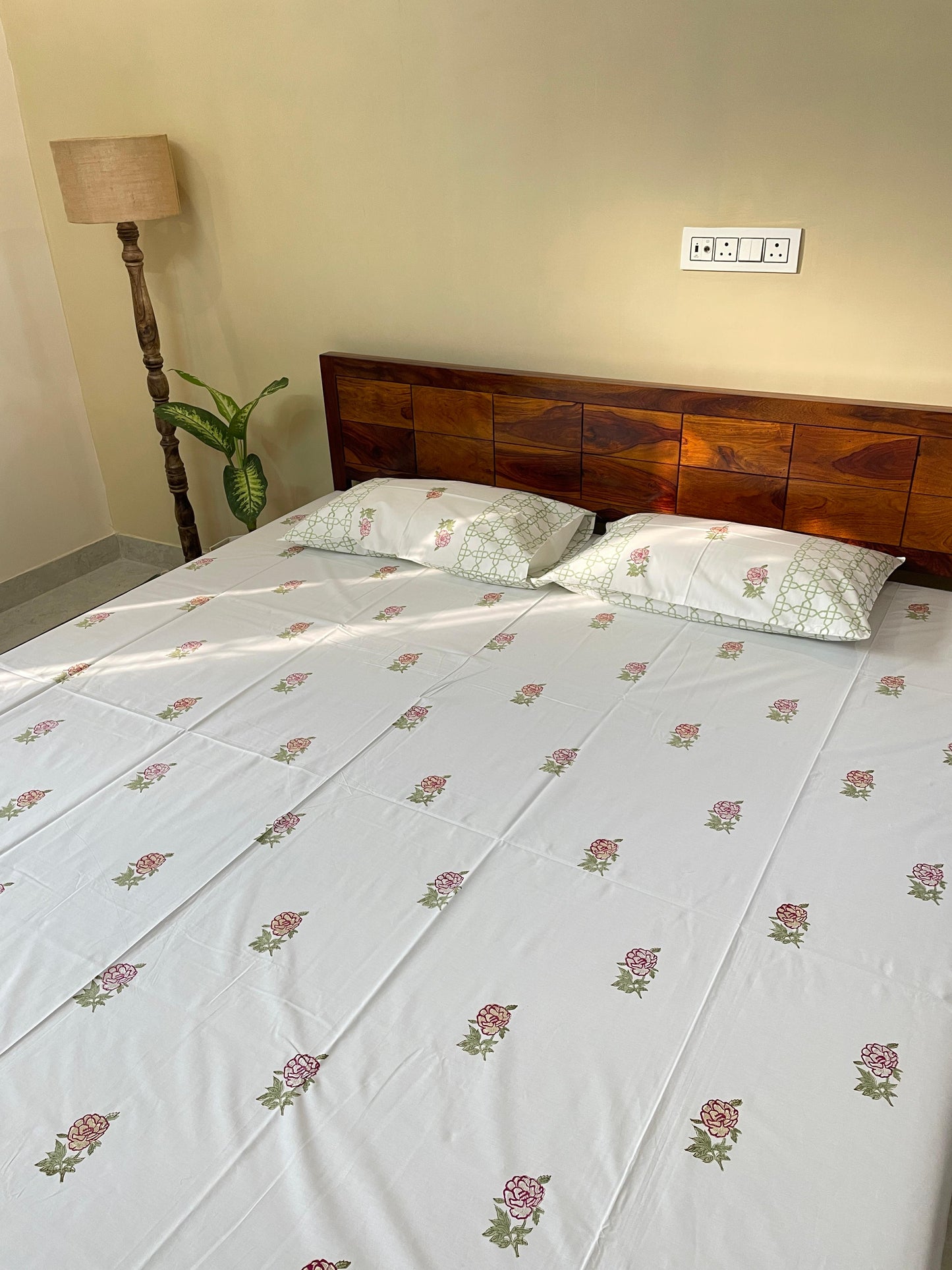 Rose HandBlock King Size Bedsheet with 2 Pillow Covers (108”*108”)