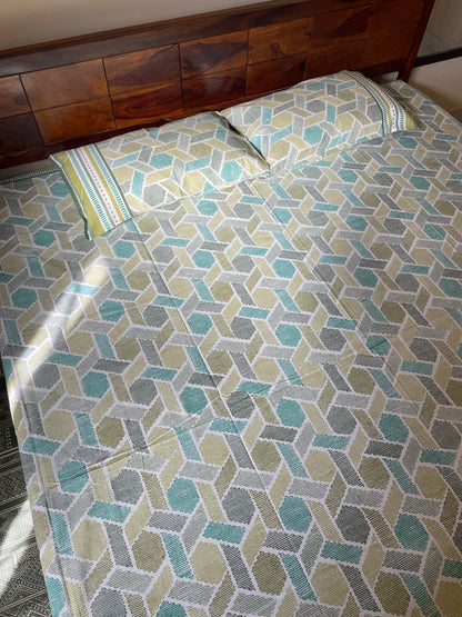 Geometric Multicolour Pure Cotton King Size Bedsheet Set with 2 Pillow Covers  (108”*108”)